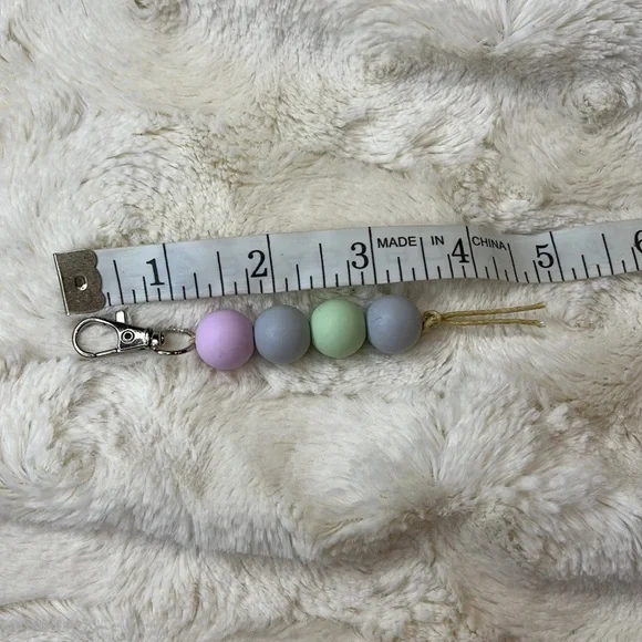 Handmade 15mm silicone bead keychain or zipper pull. Pink/gray/mint. - Picture 3 of 3